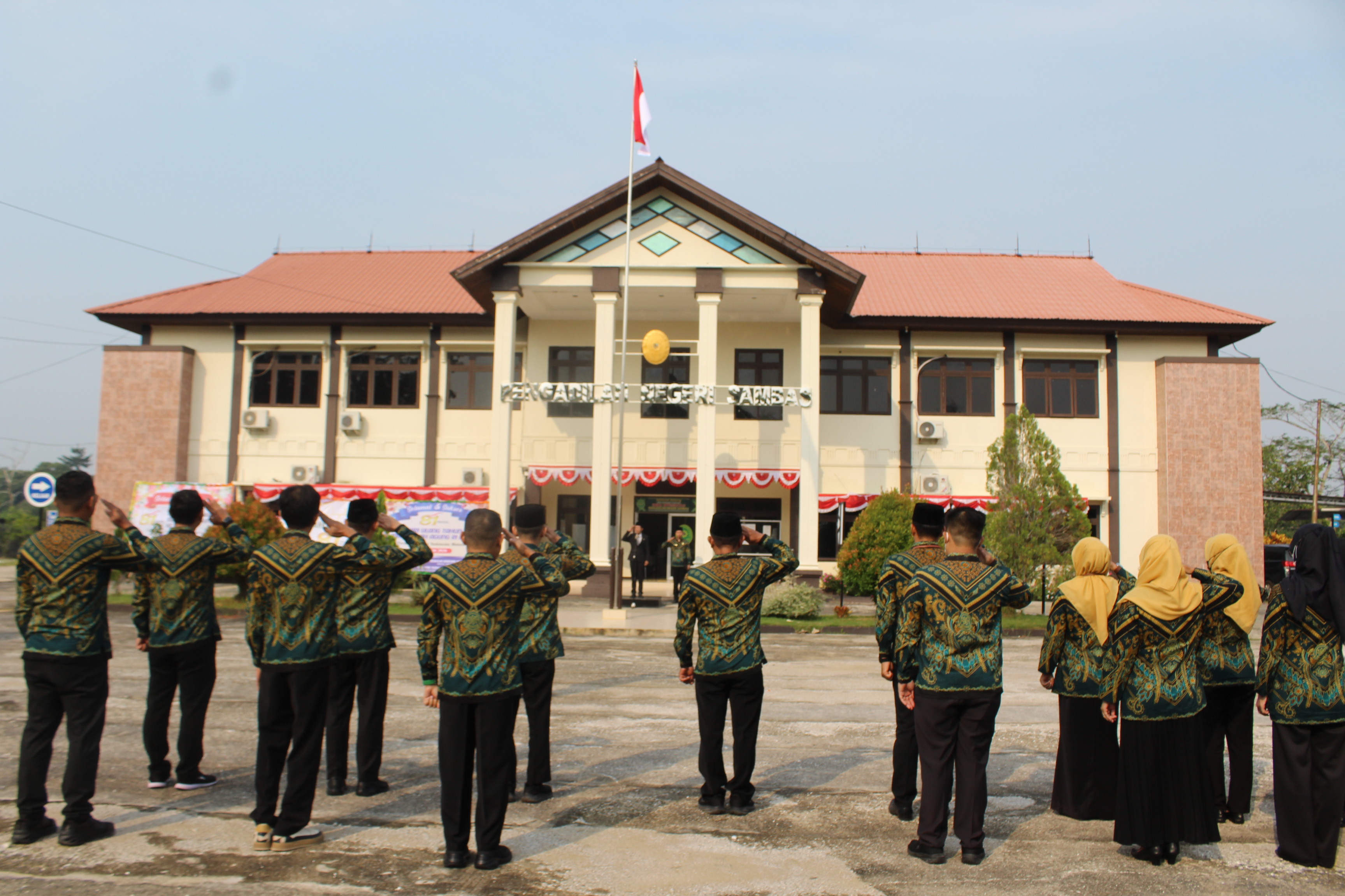HUT MA 81